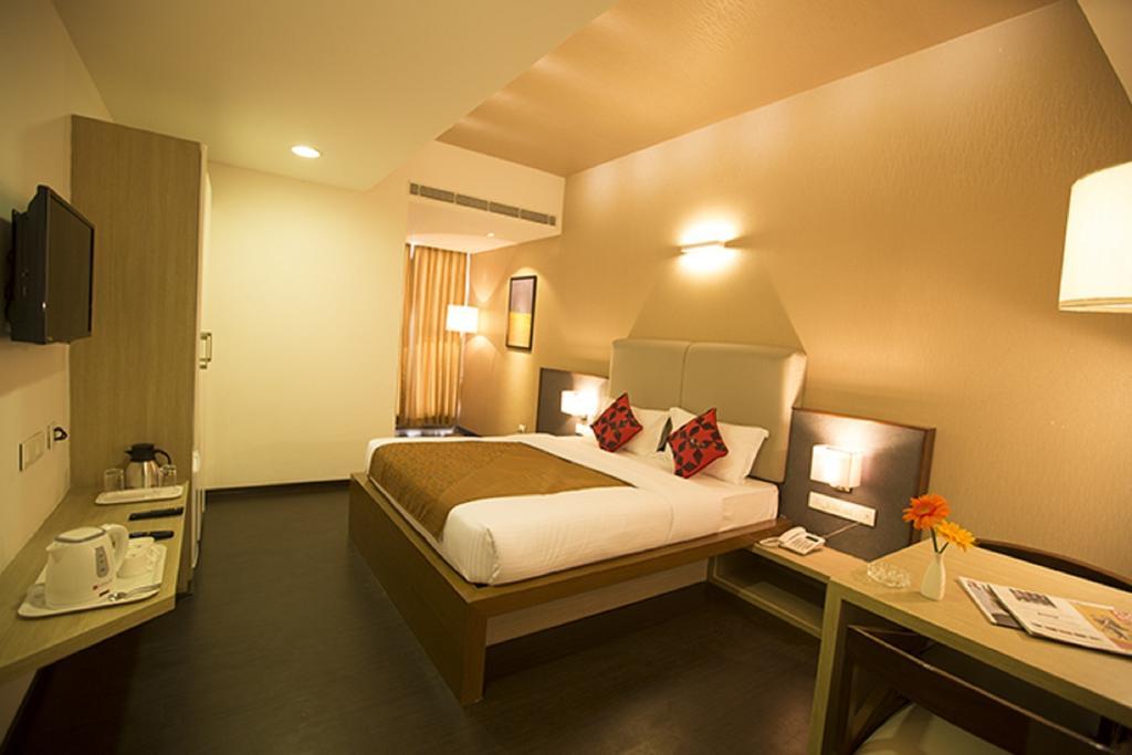 Vinaya Royal Inn Kammasandra Quarto foto