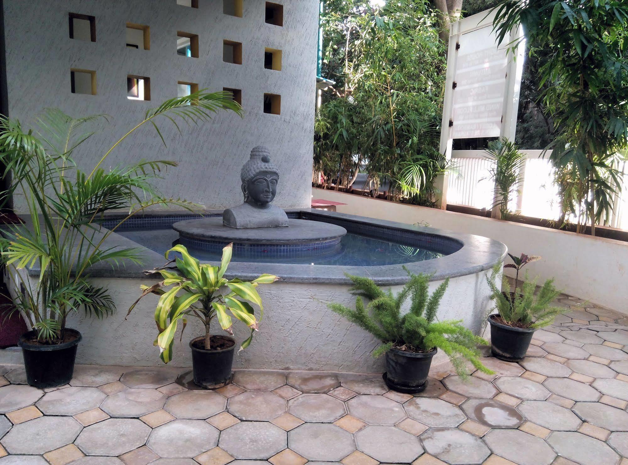 Vinaya Royal Inn Kammasandra Exterior foto